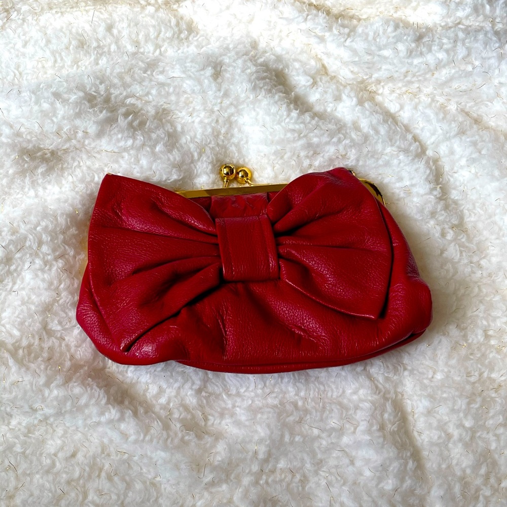 ALDO CLUTCH